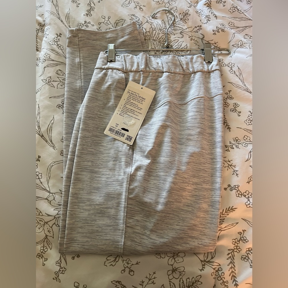 Lululemon on the fly 7/8 pant